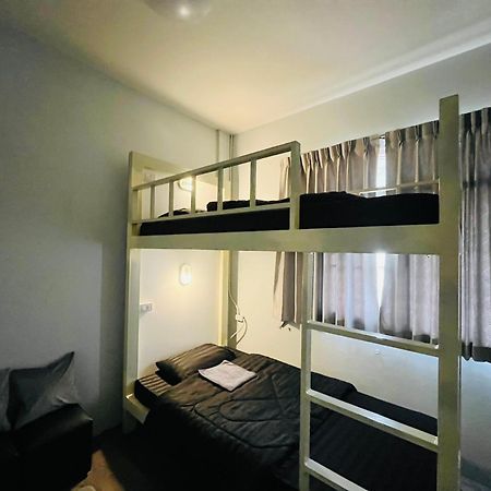 Patone Hostel Аюттхая Екстер'єр фото