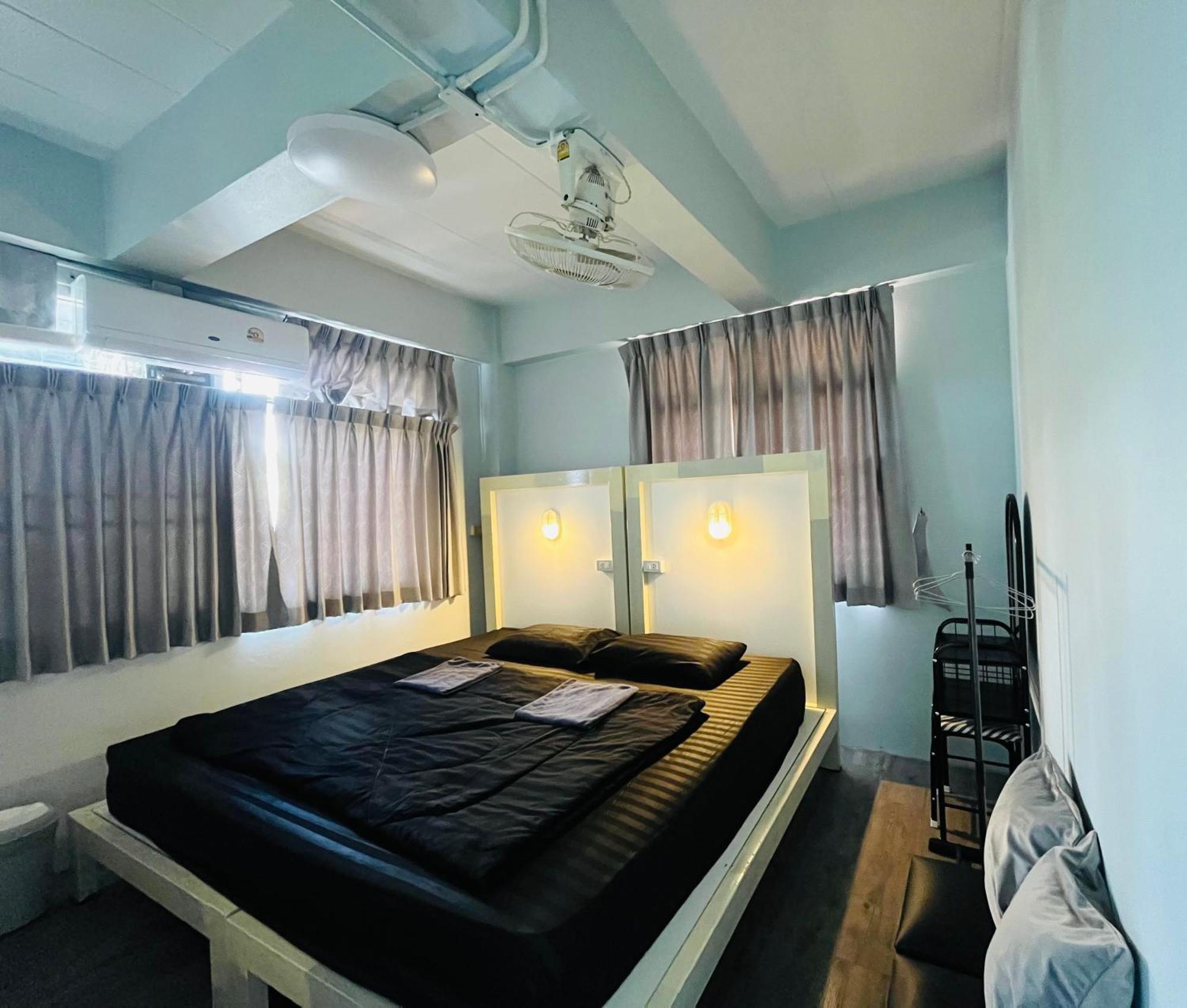 Patone Hostel Аюттхая Екстер'єр фото