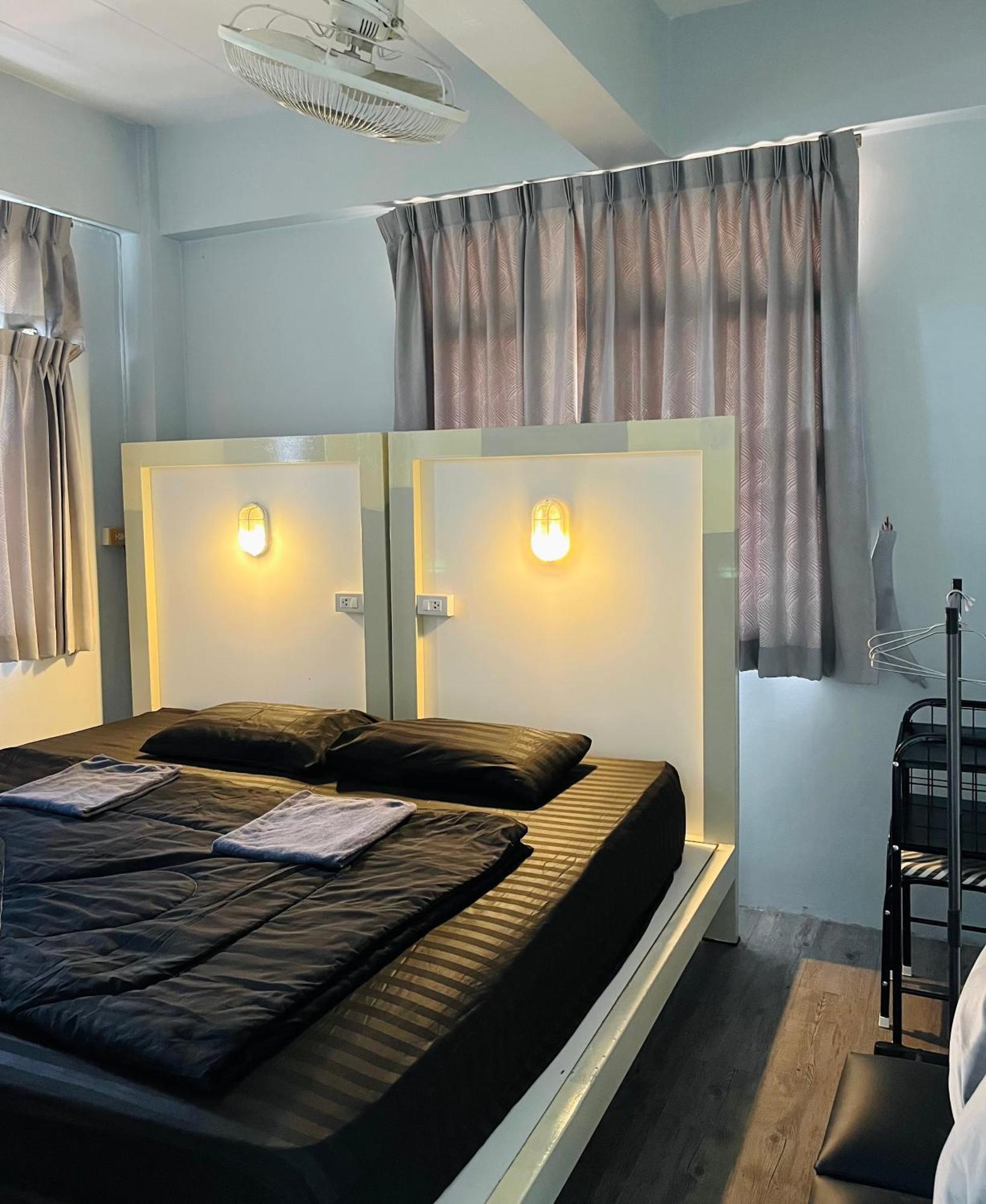 Patone Hostel Аюттхая Екстер'єр фото