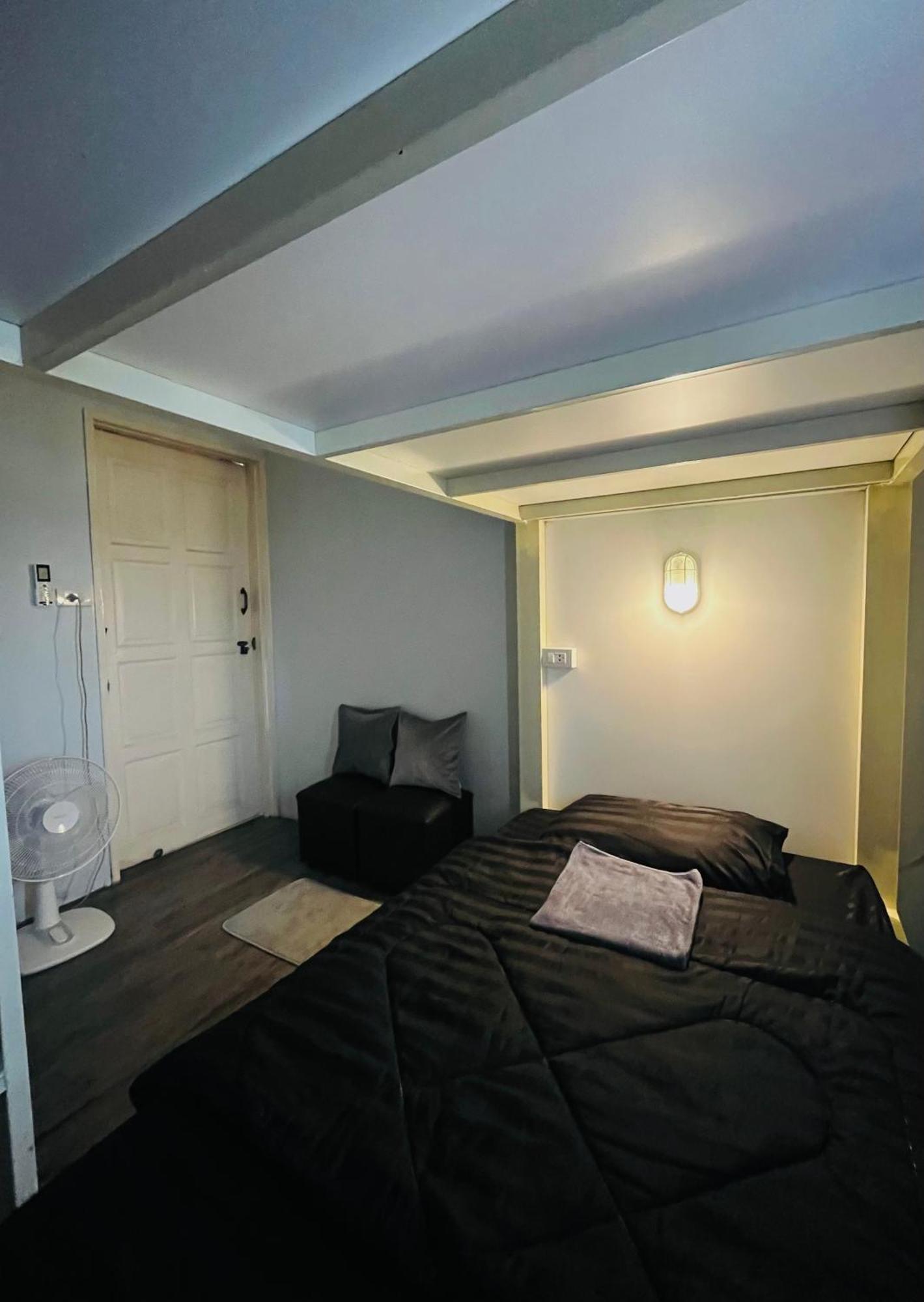 Patone Hostel Аюттхая Екстер'єр фото