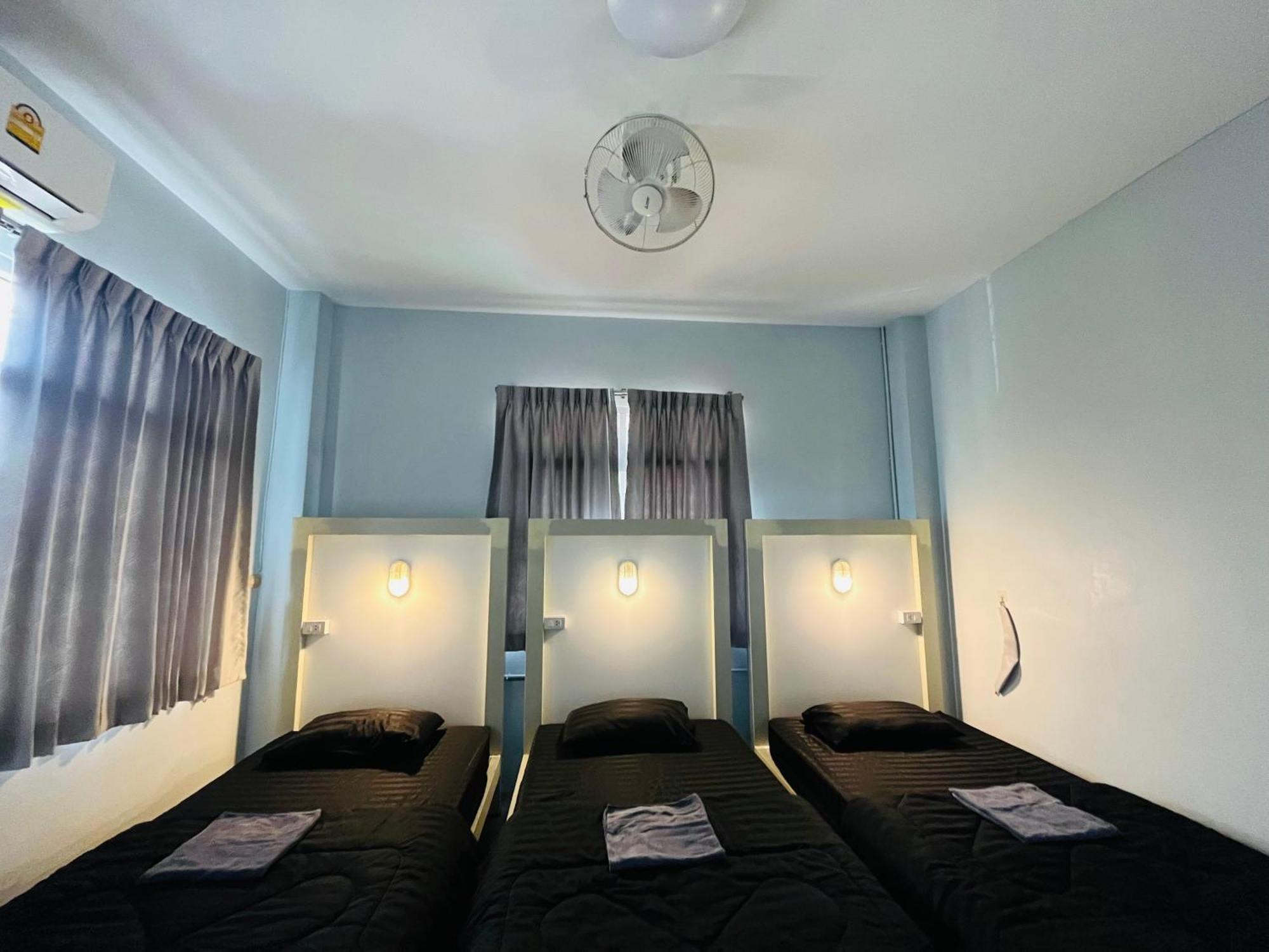 Patone Hostel Аюттхая Екстер'єр фото