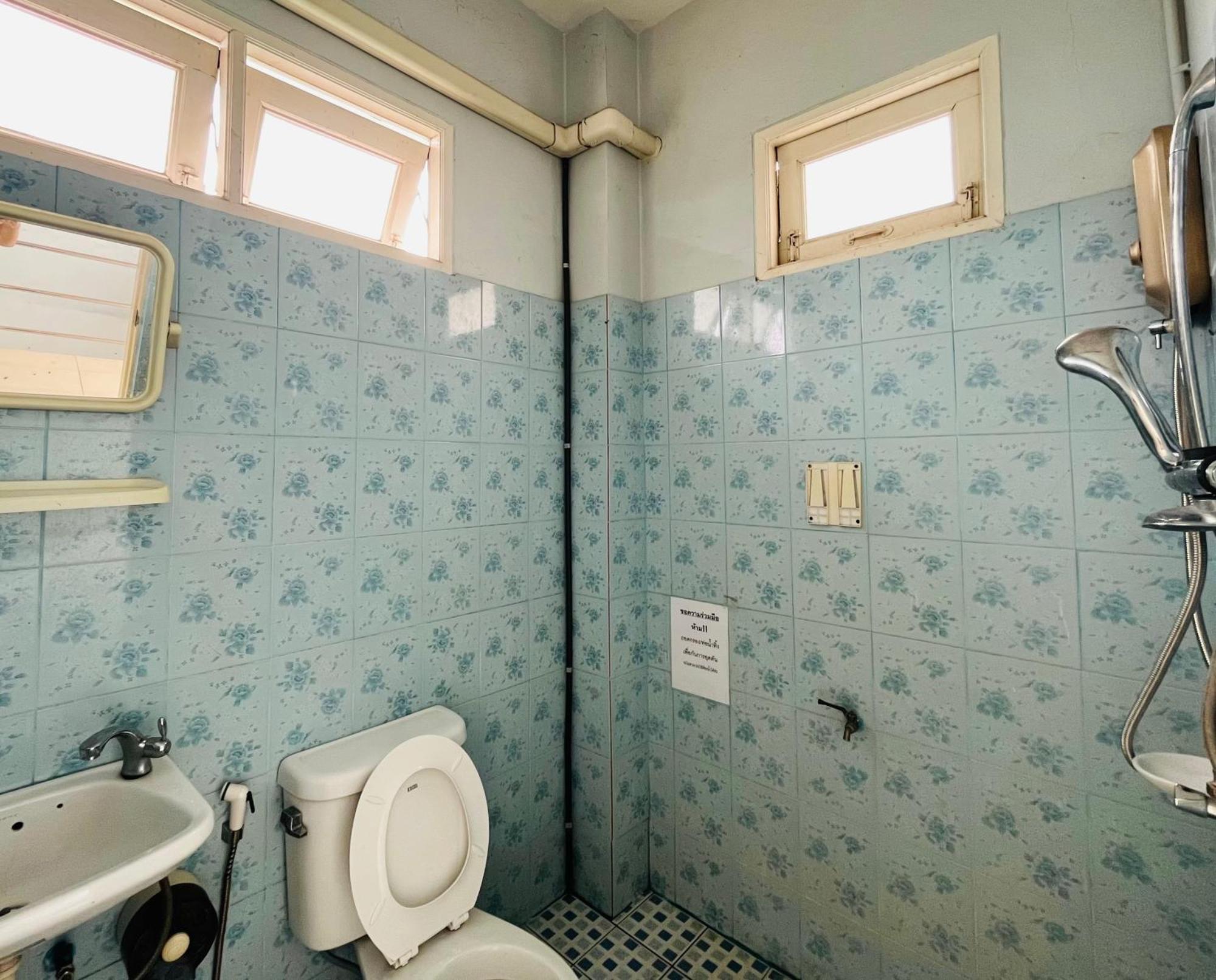 Patone Hostel Аюттхая Екстер'єр фото